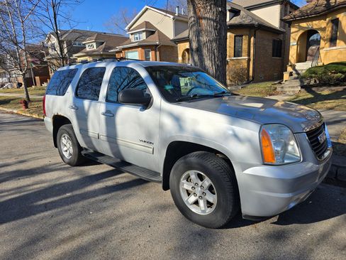 Used 2011 GMC Yukon SLT image 1