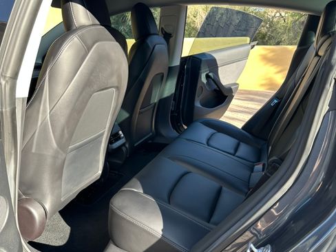 Used 2021 Tesla Model 3 Performance image 14