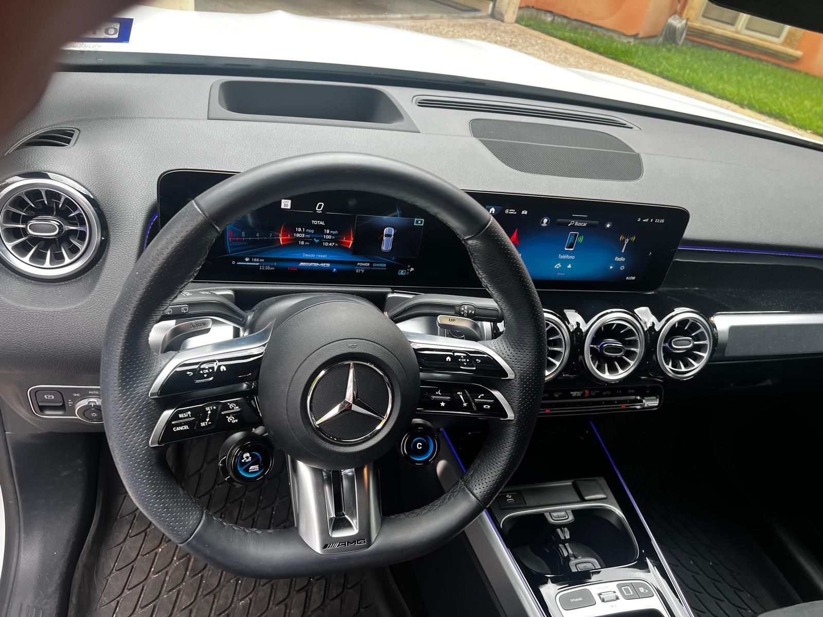 Used 2025 Mercedes-Benz GLB 35 AMG 4MATIC image 5
