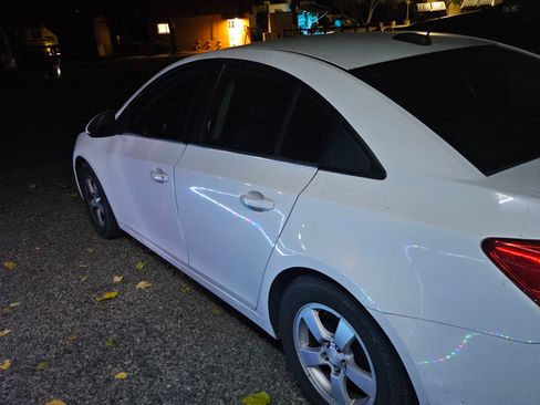 Used 2015 Chevrolet Cruze LT w/ Technology Package image 12