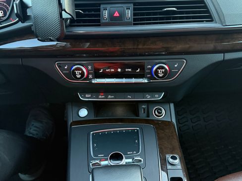 Used 2019 Audi Q5 2.0T Premium Plus image 11