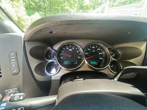 Used 2014 Chevrolet Silverado 2500 LT AWD/4WD image 18