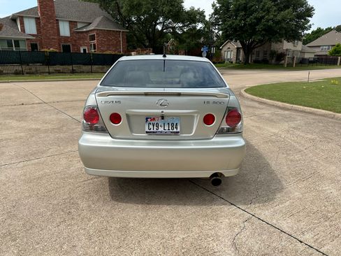 Used 2005 Lexus IS 300 RWD image 5