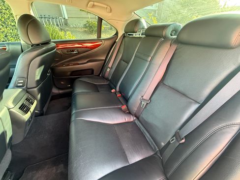 Used 2012 Lexus LS 460 w/ Luxury Value Edition RWD image 11
