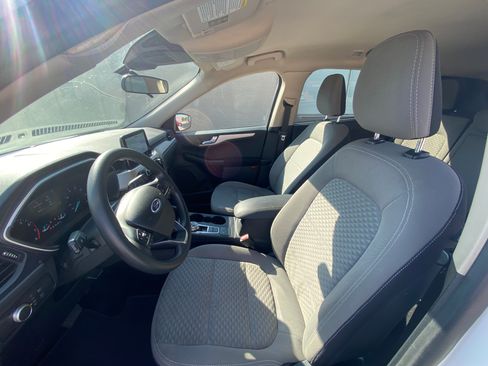Used 2020 Ford Escape SE FWD image 11