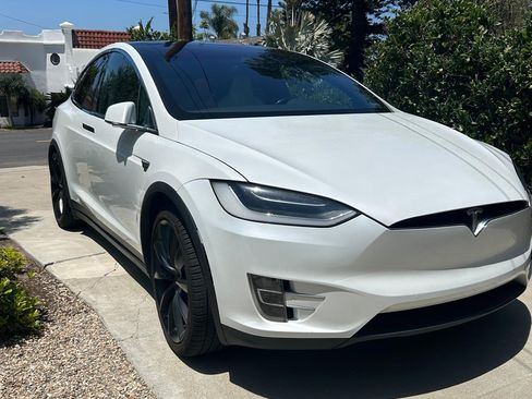 Used 2019 Tesla Model X 100D AWD/4WD image 5