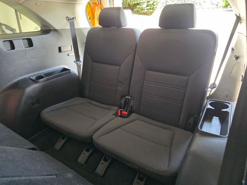 Used 2018 Kia Sorento LX image 17