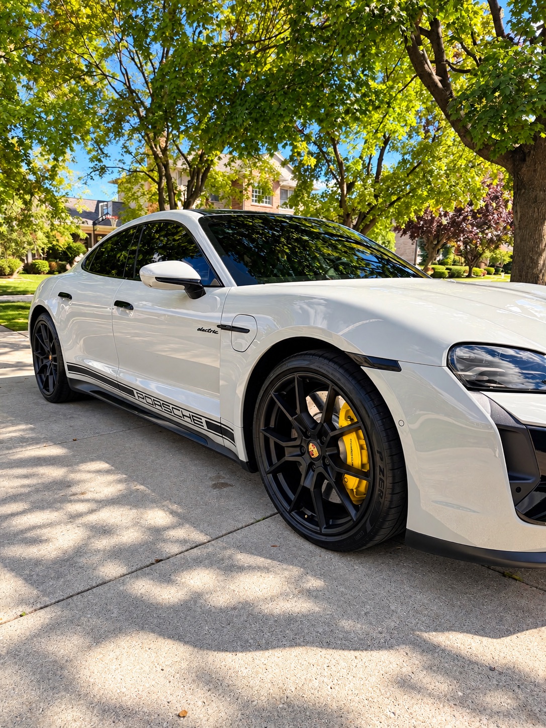 Used 2025 Porsche Taycan AWD/4WD image 4