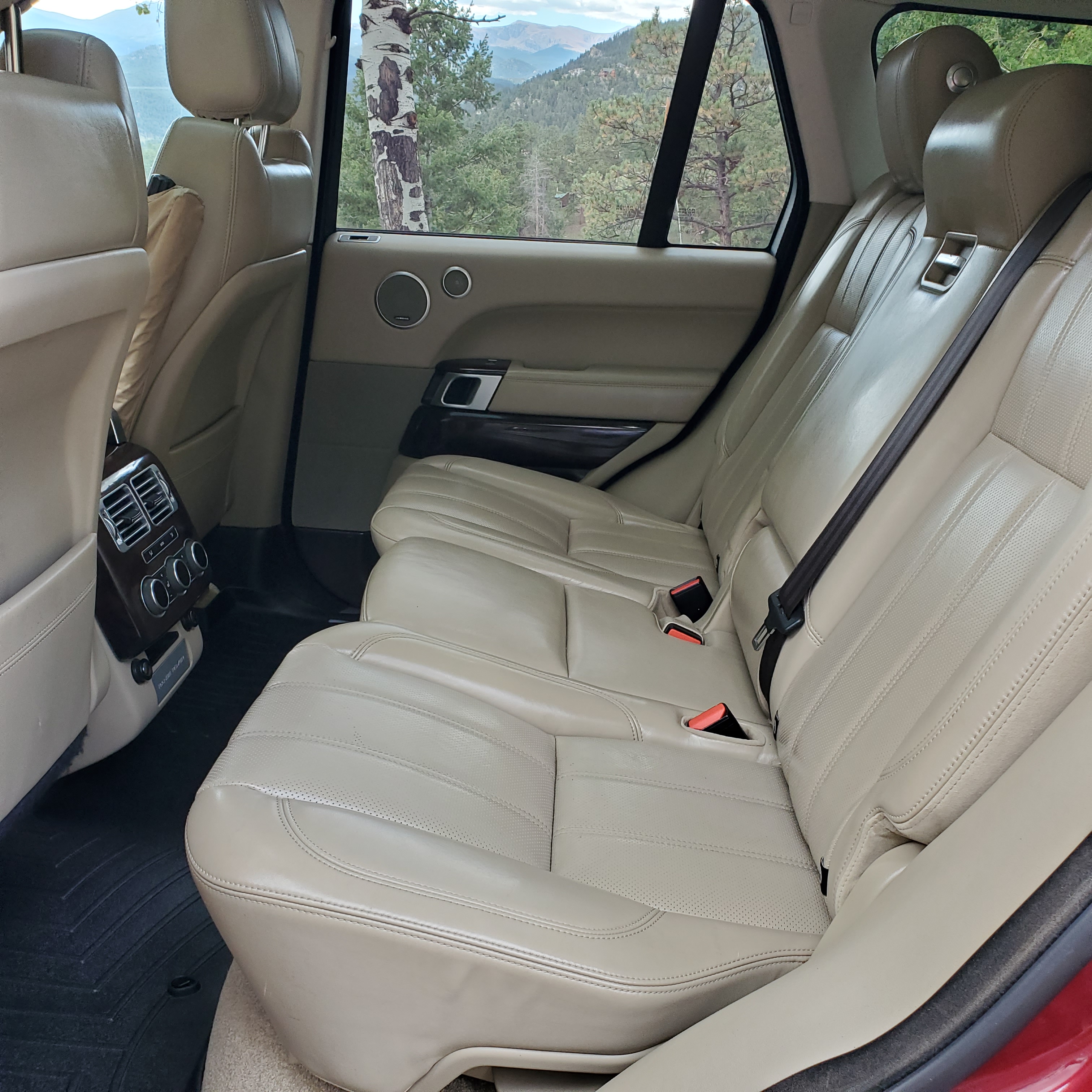 Used 2017 Land Rover Range Rover HSE AWD/4WD image 2