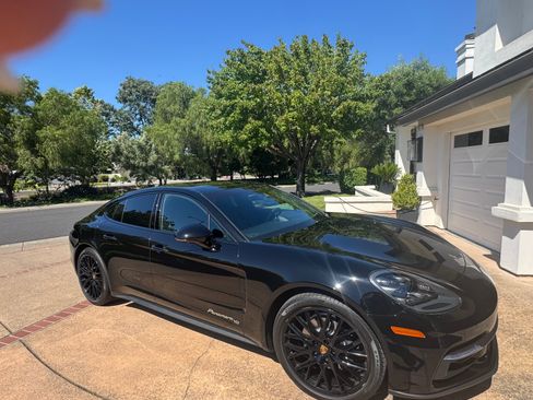 Used 2020 Porsche Panamera AWD/4WD image 8