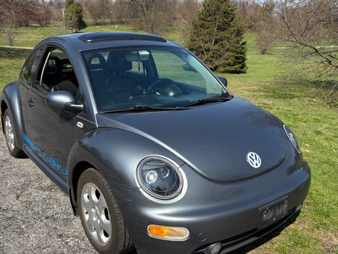 Used 2002 Volkswagen Beetle GLS FWD image 1