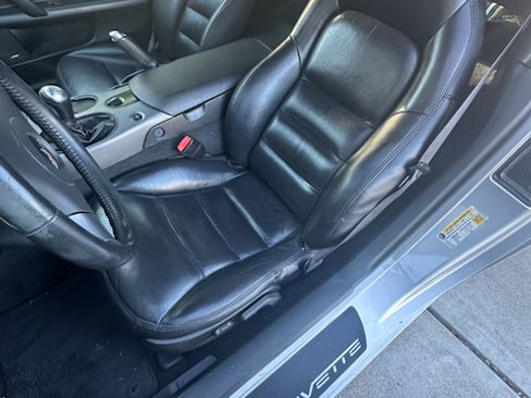 Used 2006 Chevrolet Corvette Coupe w/ Preferred Equipment Group RWD image 5