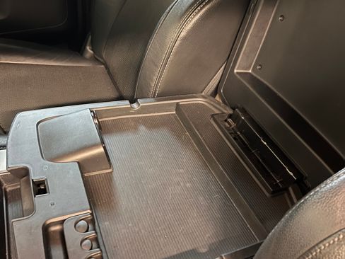 Used 2013 RAM 1500 Laramie w/ Convenience Group image 18