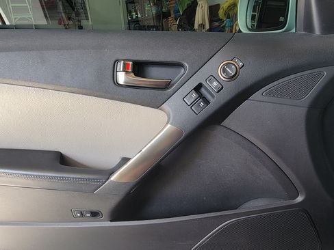 Used 2015 Hyundai Genesis 3.8 image 15