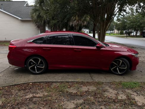 Used 2018 Honda Accord Sport image 2