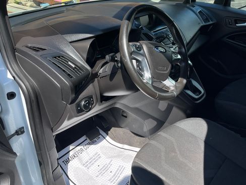 Used 2018 Ford Transit Connect XLT image 11