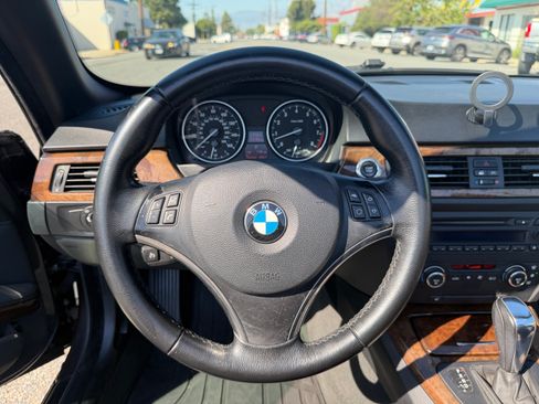 Used 2008 BMW 335i Convertible image 22
