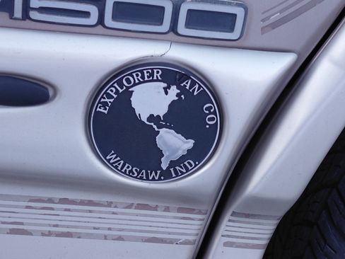 Used 2001 Chevrolet Express 1500 w/ Preferred Equipment Group 3 image 20