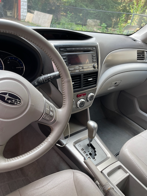 Used 2010 Subaru Forester 2.5X Limited AWD/4WD image 10