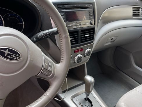 Used 2010 Subaru Forester 2.5X Limited AWD/4WD image 10