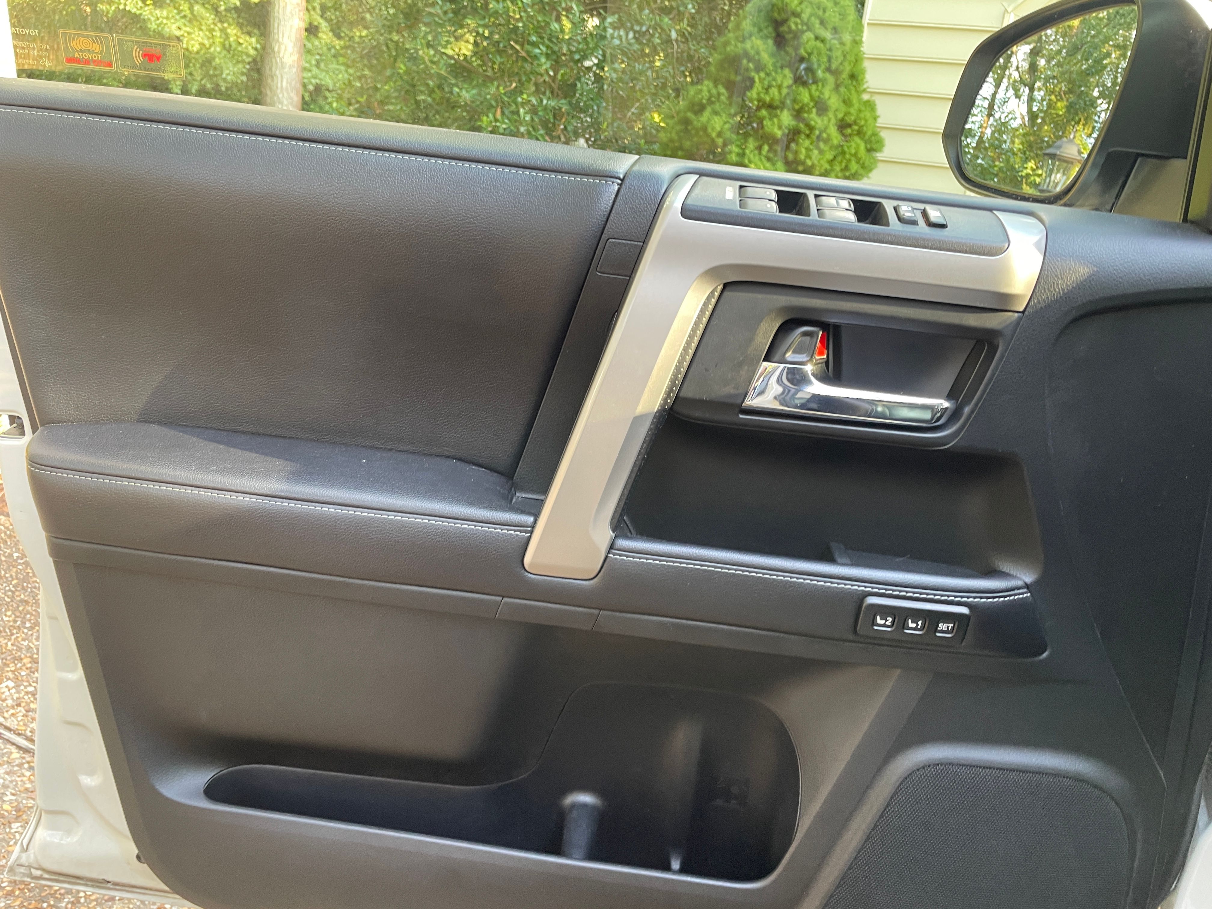 Used 2016 Toyota 4Runner Limited AWD/4WD image 15