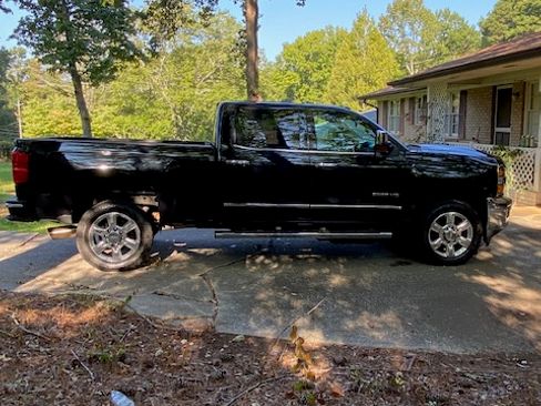Used 2018 Chevrolet Silverado 2500 LTZ w/ Duramax Plus Package AWD/4WD image 4