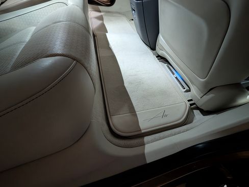 Used 2022 Lucid Air Dream Edition image 28