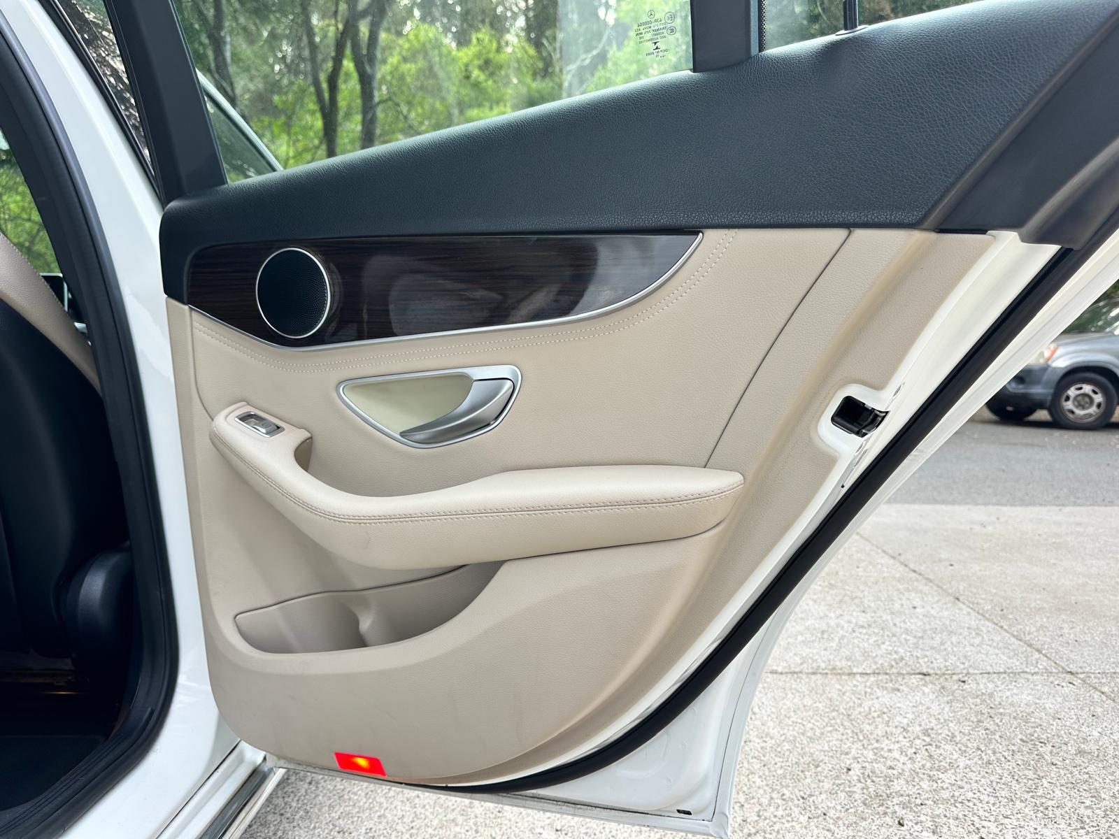 Used 2015 Mercedes-Benz C 300 Sedan image 18