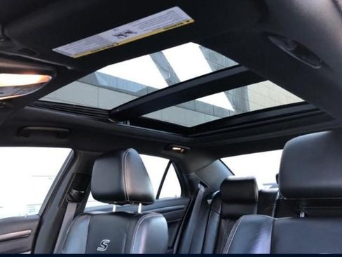 Used 2016 Chrysler 300 S image 13