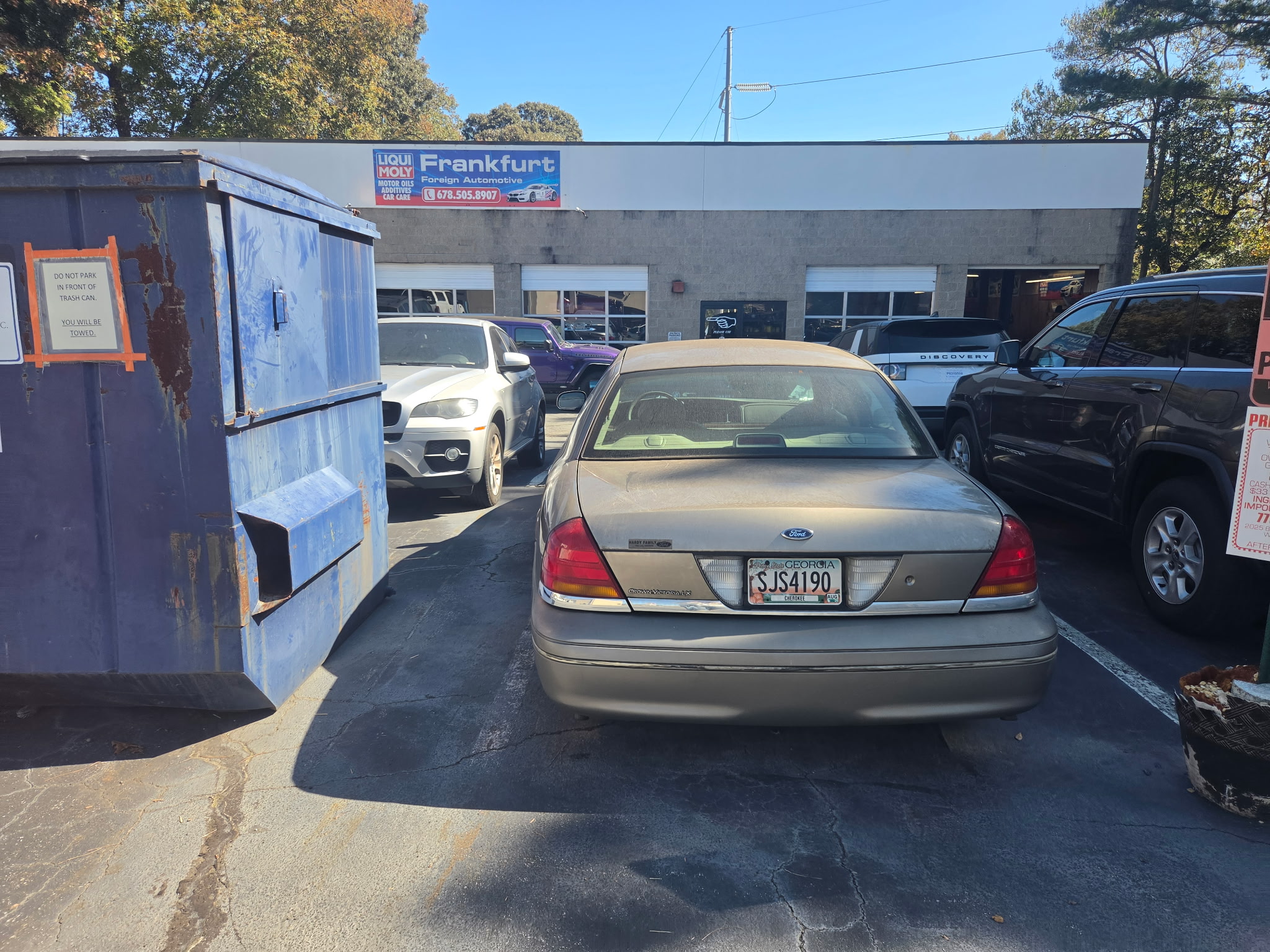 Used 2002 Ford Crown Victoria LX RWD image 10