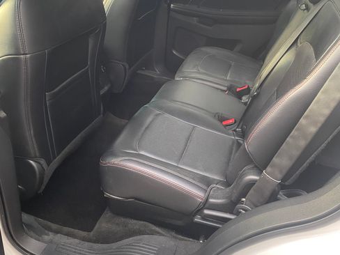 Used 2016 Ford Explorer Sport image 2