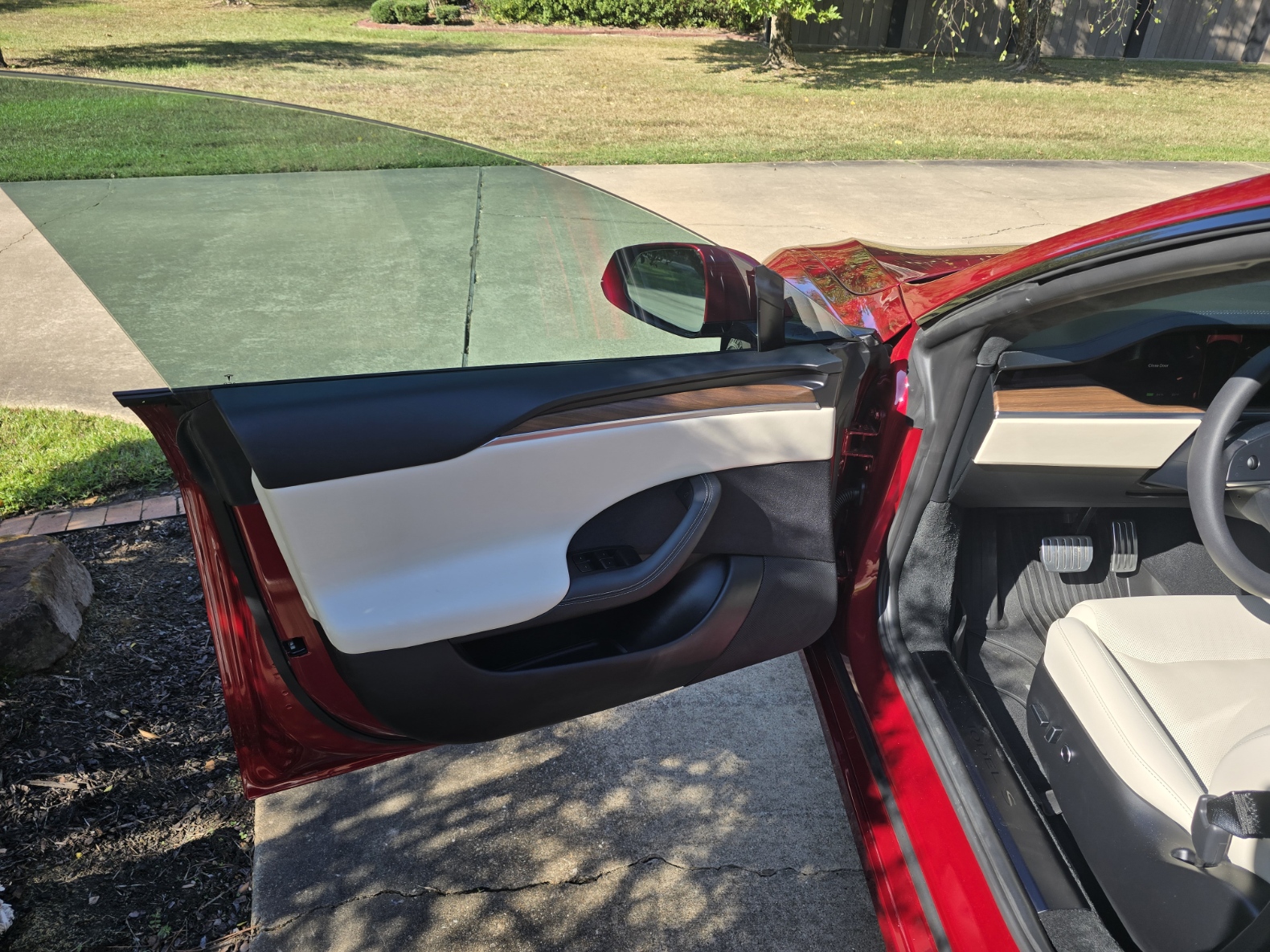 Used 2025 Tesla Model S AWD/4WD image 17