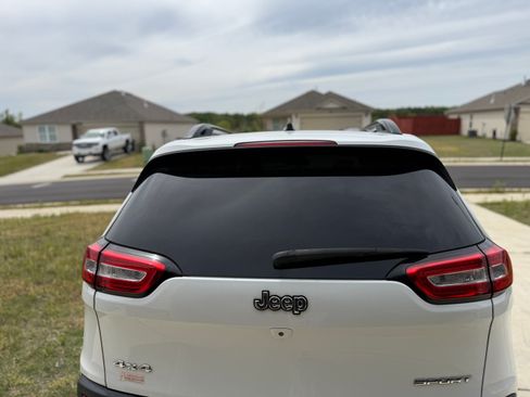 Used 2015 Jeep Cherokee Sport w/ Cold Weather Group image 4