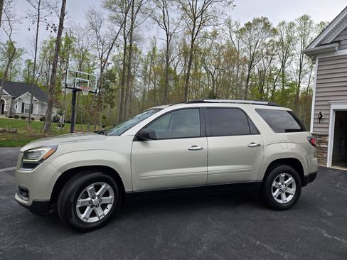 Used 2014 GMC Acadia SLE image 5