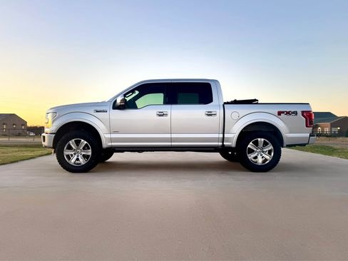 Used 2016 Ford F150 Platinum w/ Equipment Group 701A Luxury image 11