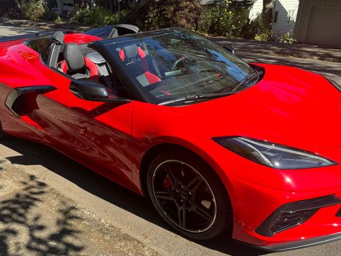 Used 2024 Chevrolet Corvette Stingray Preferred Conv w/ Z51 Performance Package image 2