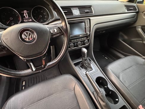 Used 2017 Volkswagen Passat 1.8T R-Line image 13