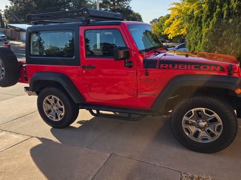 Used 2015 Jeep Wrangler Rubicon w/ Power Convenience Group image 5