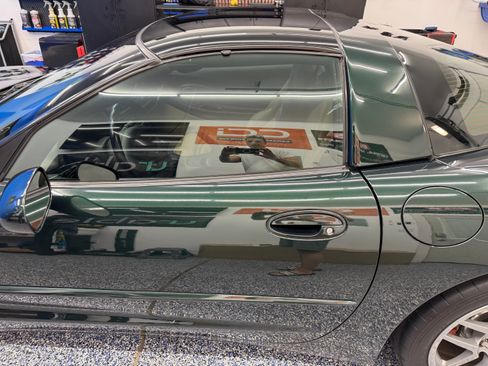 Used 2000 Chevrolet Corvette Coupe w/ Roof Pkg image 10