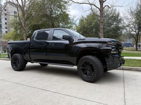 Used 2021 Chevrolet Silverado 1500 LT Trail Boss w/ Convenience Package II image 4