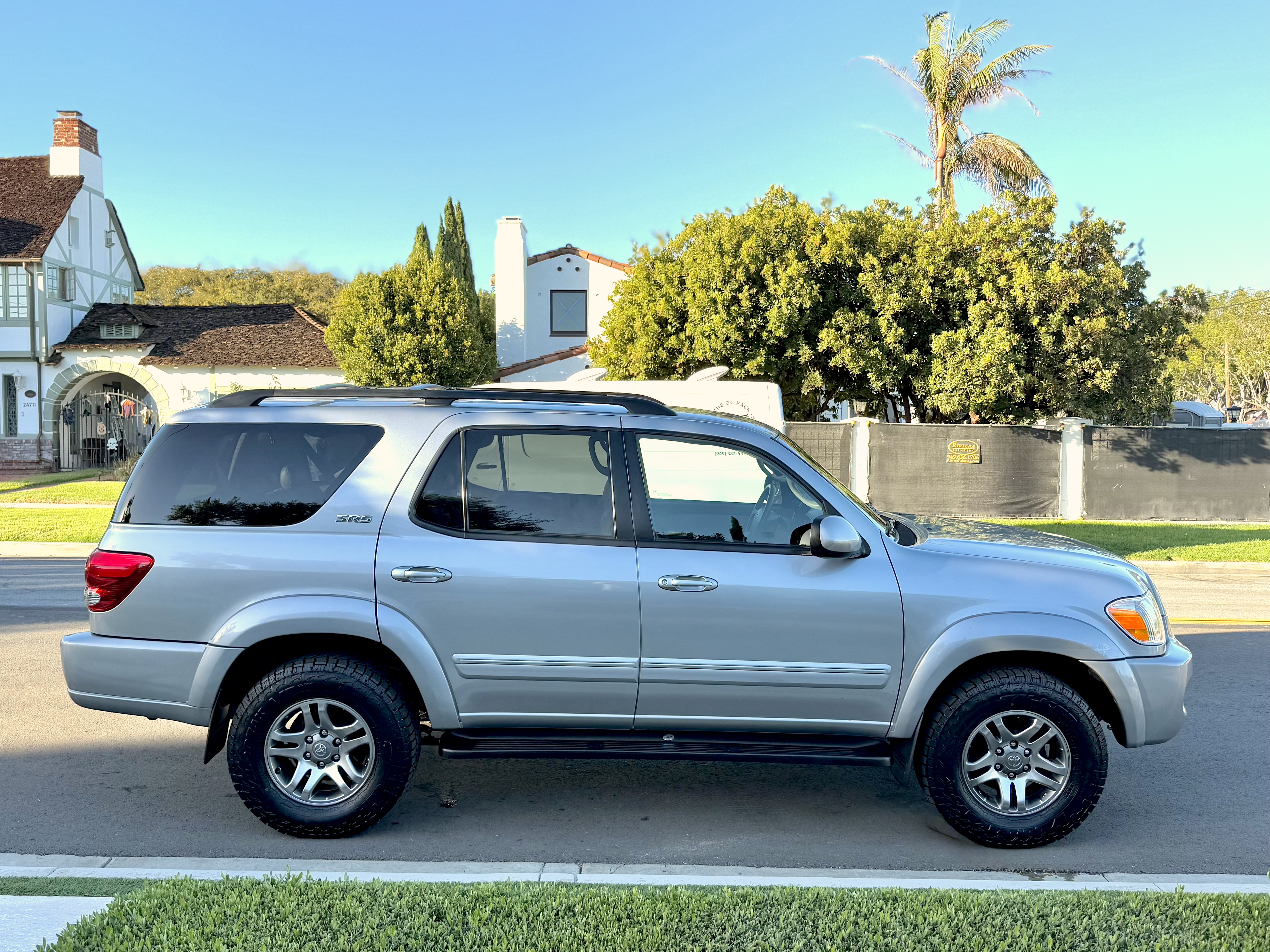 Used 2007 Toyota Sequoia SR5 w/ Towing Pkg RWD image 8
