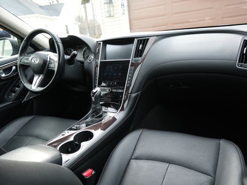 Used 2018 INFINITI Q50 Luxe w/ Cargo Package (L95) image 11