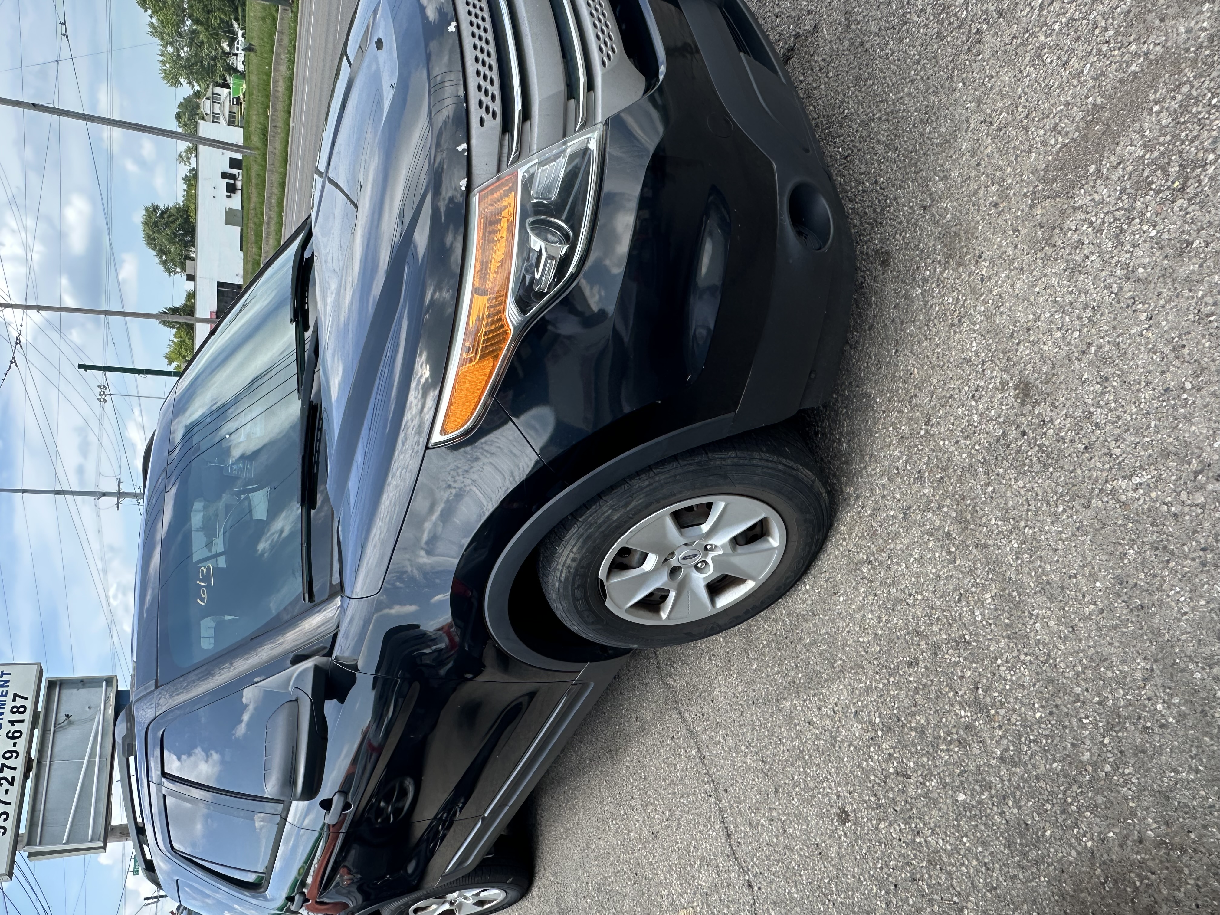 Used 2013 Ford Explorer 4WD w/ Class III Trailer Tow Pkg image 1