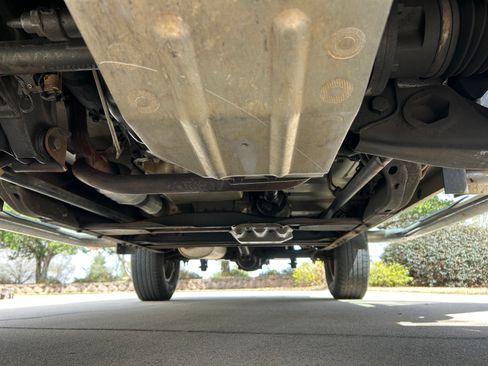 Used 1994 GMC Yukon Sport Utility 2D image 16