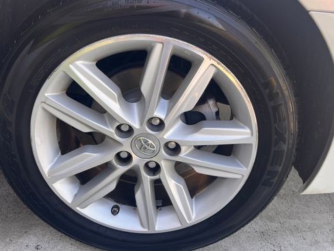 Used 2013 Toyota Avalon XLE image 8