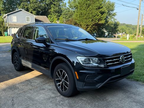 Used 2021 Volkswagen Tiguan SE image 4