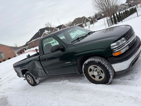 Used 2002 Chevrolet Silverado 1500 2WD Regular Cab w/ Heavy Duty Suspension Pkg image 1