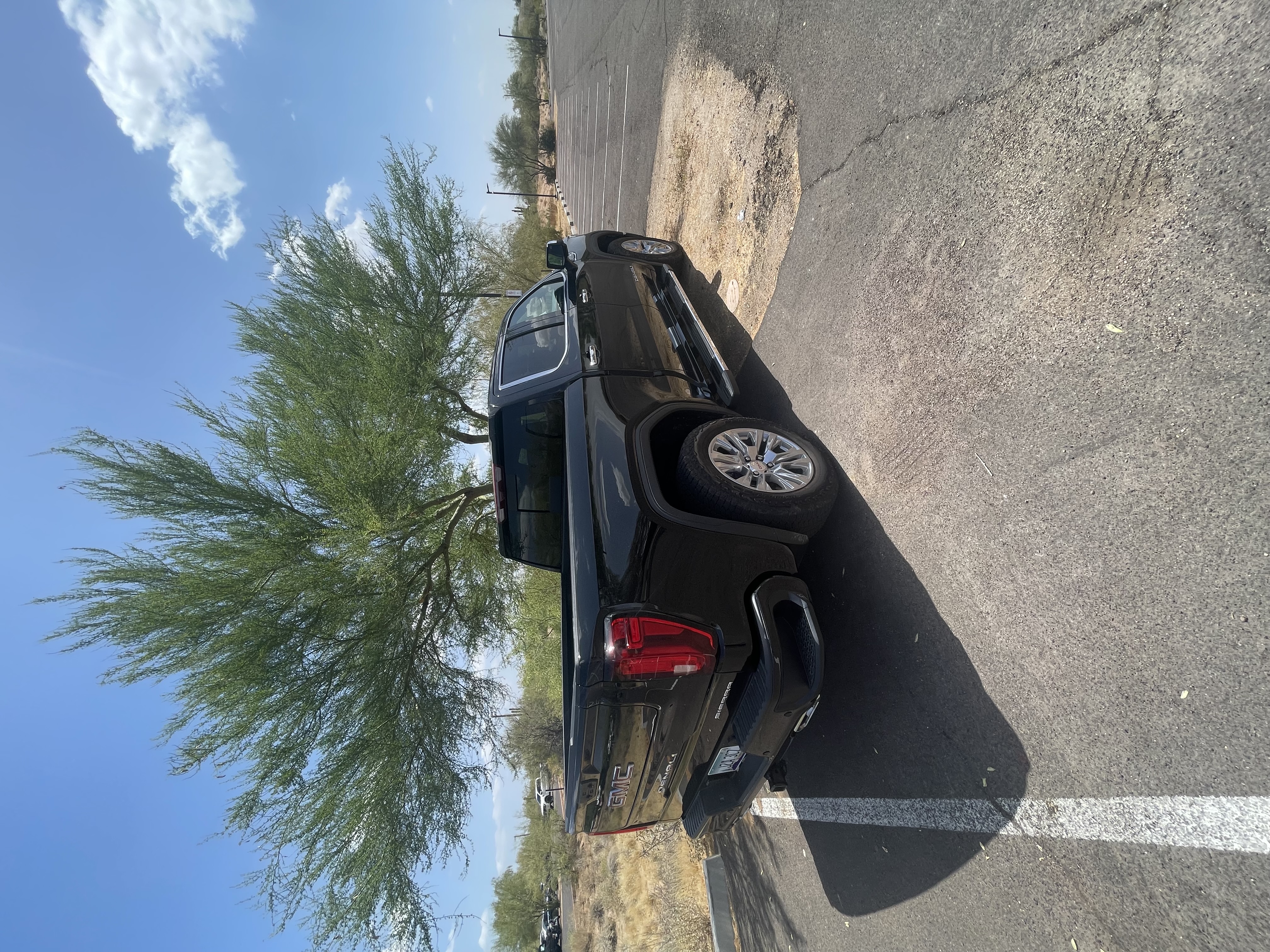 Used 2024 GMC Sierra 1500 Denali w/ Technology Package AWD/4WD image 5