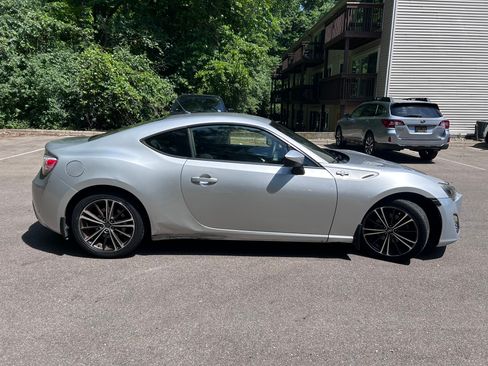Used 2013 Scion FR-S RWD image 8
