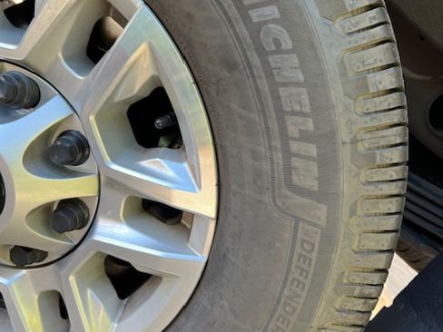 Used 2022 GMC Sierra 2500 SLE w/ SLE Convenience Package image 4